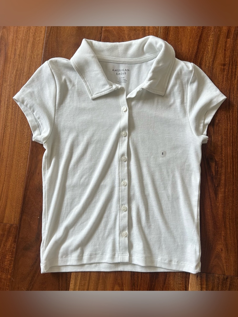 American Eagle Button Up Cropped Collared Shirt